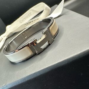 Hermes Chic H bracelet White enamel